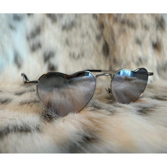 Brand new Saint Laurent Sunglasses with Saint Laurent Case. - Picture 3 of 4